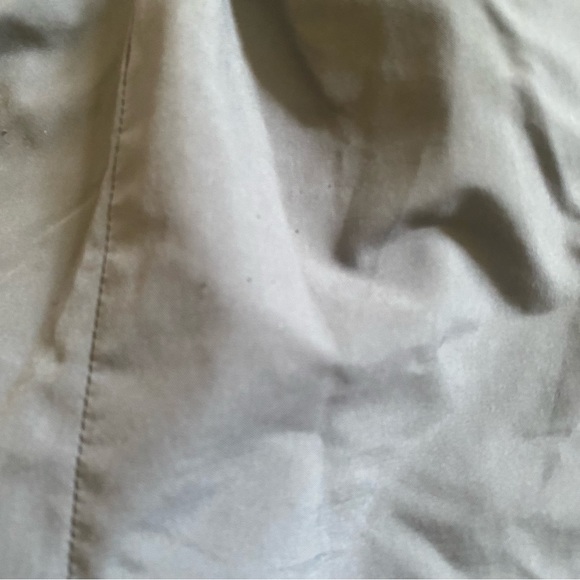 Reebok gray and red running shorts - Picture 5 of 7